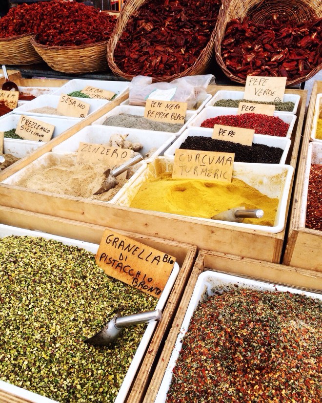 Spices in Syracuse food market