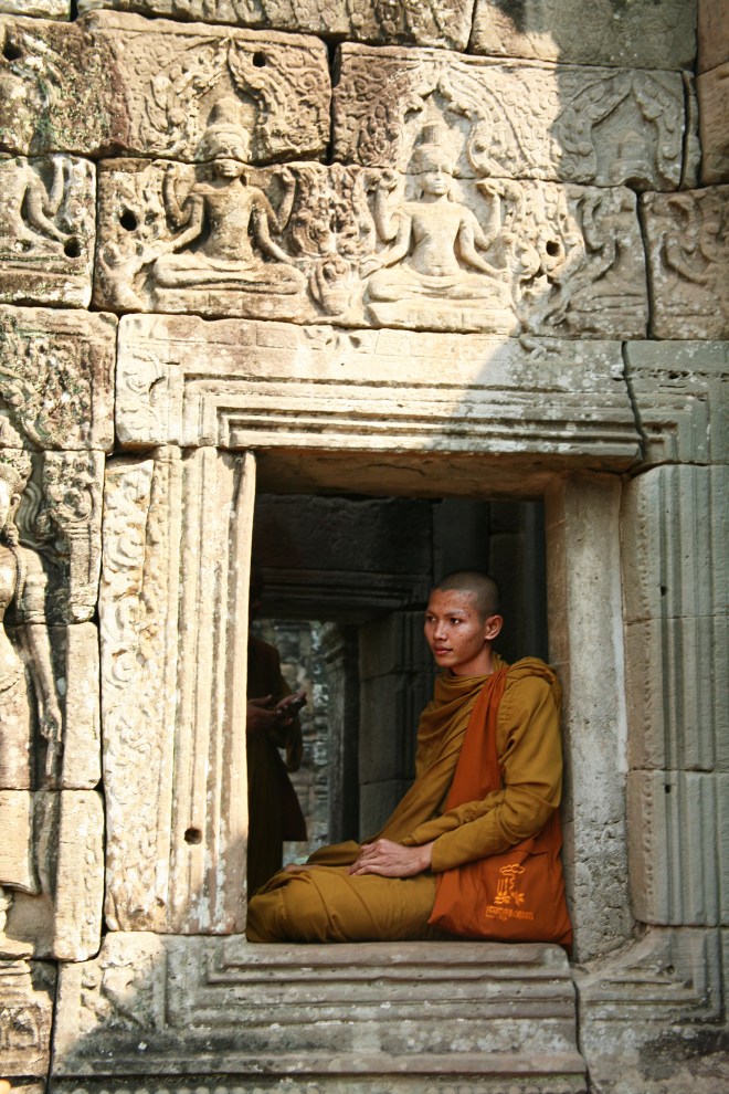 monk at Bayon temple