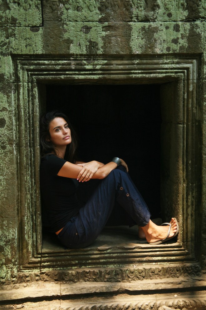 girl at ta prohm