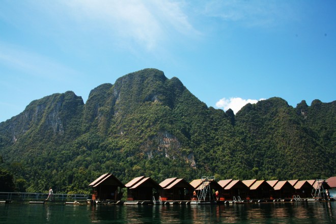 Khao Sok floating huts